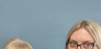 Elusen GIG yn ariannu Therapi Gwybyddol Ymddygiadol ar gyfer cleifion sy’n cael triniaeth gwrth-ganser sydd â symptomau menopos Linsey and Sally min scaled