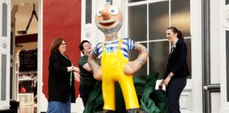 Great Western Railway unveils 6ft statue of Morph in Paddington ahead of his Epic Art Adventure in London Morph Unveil 16 June 2023 min scaled