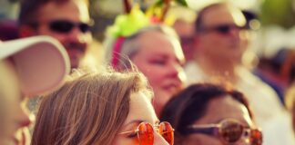 Heading to Glastonbury? Here’s the top beauty hacks to help you feel fresh at the festival! josh durham Bpp0iwosSWc unsplash min