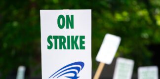 What compensation are passengers entitled to if their flight is delayed or cancelled? pexels martin lopez 1094323