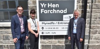 Llandelio’s Old Market opens its doors once again yr hen farchnad llandeilo cllr darren price wendy walters chief executive and cllr gareth john website