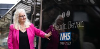 GWR yn dathlu 75 o flynyddoedd o’r GIG drwy enwi trên ar ôl Aneurin Bevan GWR NHS NAMING 010 scaled