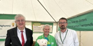 SAMARITANS OFFER SUPPORT TO ANYONE STRUGGLING AT THE ROYAL WELSH SHOW Mark Drakeford Samaritans Royal Welsh Show 2023 scaled
