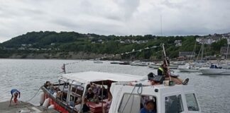 Ceredigion Foster Carers enjoy a family boat trip taith cwch ceinewydd new quay boat trip min