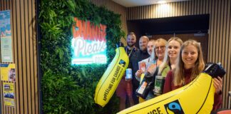 Cydweithio’n helpu Prifysgol Abertawe i ennill dyfarniad Masnach Deg DSC07466 scaled