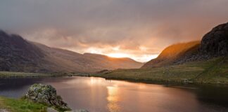 Snowdonia Revealed As The Best UK Destination For Astro-Tourism llyn idwal 1044919 1280 1