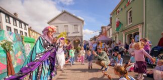 Llandovery Sheep Festival – prepare to be entertained and to join in the entertainment! Project Performing Arts Programme Llandovery Sheep Festival 2022 Artist Friends of the Forest Photographer Jason Elberts min scaled