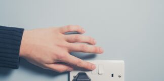 How to Verify the Quality of Online Electrical Supplies UK plug socket scaled