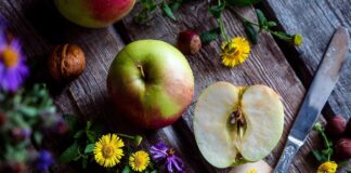 Surprising foods that are making you bloated apples 2023401 1920 min