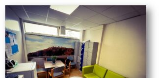 Elusen y GIG yn ariannu adnewyddu ystafell staff Glangwili image002 6