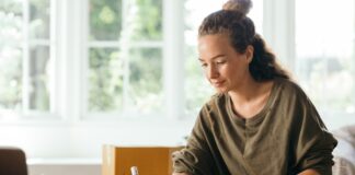 The Ultimate Student Moving Guide 2023 pexels ketut subiyanto 4247756 scaled