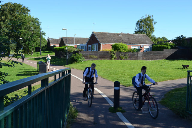 Cycling to school through St Nicholas Park Warwick   geograph.org .uk   5309435