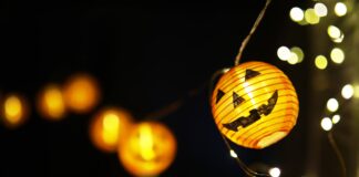 STAY SHOCK FREE AND AVOID A HOUSE OF HORRORS THIS HALLOWEEN Halloween Lights scaled