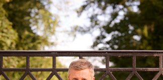 ALED JONES DISCOVERS UNRELEASED TRACKS RECORDED AT AGE 13 LEAD Aled Jones ©Ray Burmiston Low