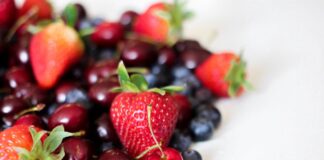 Foods to fight sugar cravings Mixed fruits