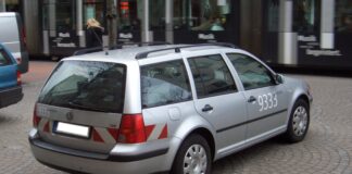 Volkswagen Compensates UK Diesel Drivers £193m – Is BMW Next? Volkswagen Golf Variant TDI Mk.IV 2001 2006 DuesseldorfRheinbahn backleft 20080319 U