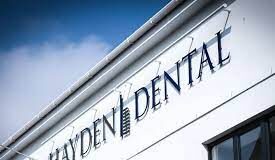Mae Hayden Dental – Caerfyrddin, yn dychwelyd eu contract Deintyddol GIG download
