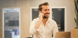 The dangers of using your right ear for phone calls pexels andrea piacquadio 3760263 min