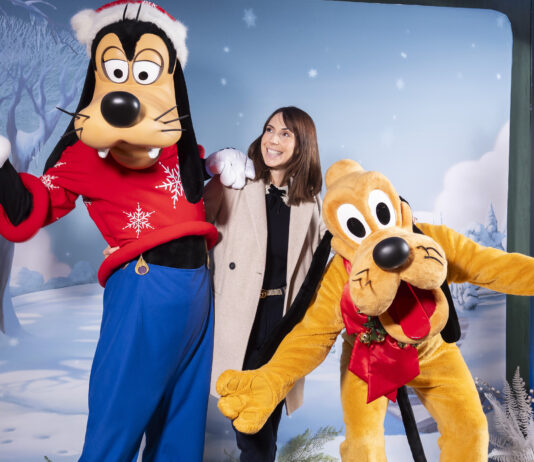 Welsh Television Star Alex Jones Joins Host of celebrities as Disney Store and shopDisney Kick Off the Holiday Season in Style with Magical Event at The Disney Store in Oxford Street DisneyStore Festive Event 0060 scaled