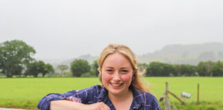 Cynnig busnes trawiadol ac arloesol yn sicrhau Gwobr Her Fferm yr Academi Amaeth i Erin Erin McNaught Agri Academy farm challenge award winner 2023 scaled