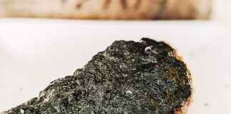 Statws gwarchodedig ar gyfer dau fusnes bwyd a diod o Sir Benfro Laverbread