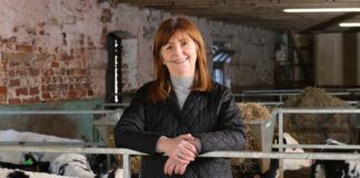 Y Ffair Aeaf yn gyfle i drafod cyfleoedd a dyfodol ffermio yng Nghymru Minister for Rural Affairs Lesley Griffiths scaled