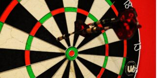 Llanelli’s Clayton Hunting for Form Ahead of World Darts Championship Bid robin hood 5948347 1280