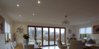 Experts have revealed the hidden costs of a home extension wood table 1530305 1280