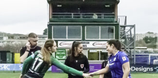 Daeth Merched Tref Aberystwyth i ben 2023 mewn steil siomedig gyda cholled gartref 0-5 yn nwylo arweinwyr cynghrair Clwb Pêl-droed Caerdydd. DSC05706