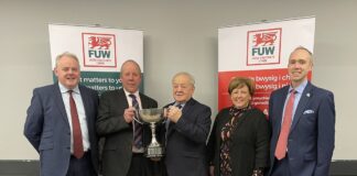 Founder Of Castell Howell Foods Honoured With Award FUW Dinner 11