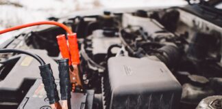 Top tips on how to keep your car battery healthy and avoid breakdowns this winter jumper cables 926308 1280