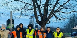 UK Muslim Youth Gears Up for New Year’s Day Street Cleaning Watford