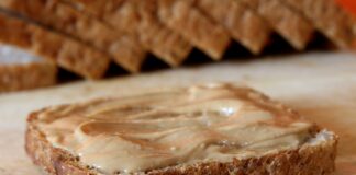 Expert reveals the best and worst foods for a good night’s sleep board 1239113 1280