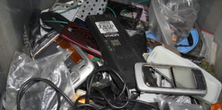 Scotland’s Bold Recycling Project Rescues Old Smartphones Handy schrott mobile phone scrap
