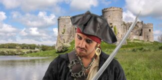 Mwynhewch fôr-ladron, dreigiau a gwledd i’r llygaid yn awyr y nos ym Mharc Cenedlaethol Arfordir Penfro’r hanner tymor yma SMALLCarew pirates ahoy