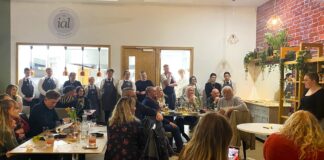 Bydd cymhwyster twristiaeth ar ei newydd wedd yn helpu’r sector i flodeuo a hyfforddi’r genhedlaeth newydd o weithwyr lletygarwch. SilentMeal1 scaled