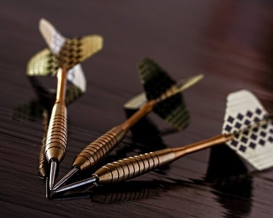 Darts Corner are seeking the ultimate darts champion: put your knowledge to the test and show who is the master dart 444196 640
