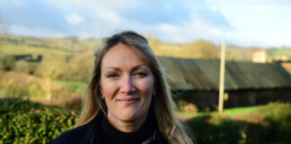 Gall cyrsiau hyfforddiant Cyswllt Ffermio helpu i gyflawni datblygiad personol a chryfhau arferion fferm Julie Davies a partner in the family business at Upper Court Farms Hay on Wye
