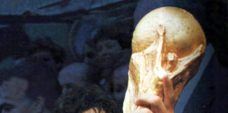 Passion turned into a product: Footballers with the most expensive merch Maradona Mundial 86 con la copa