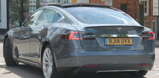MOTORISTS AT GROWING RISK OF NUMBER PLATE CLONING, EXPERT WARNS 2014 Tesla Model S P85 14595148594 cropped II scaled