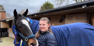 MARCHOGAETH i fuddugoliaeth oedd hanes Jess Pritchard mewn cystadleuaeth farchogaeth o fri. JessCambria2