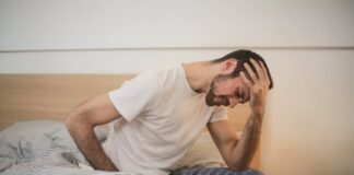 😰 1 in 5 wake up with pillow-induced neck pain: Experts share when to replace yours pexels andrea piacquadio 3771115