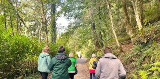 Elusen yn ariannu grŵp cymorth ar gyfer cleifion canser y pen a’r gwddf Head and neck cancer support group