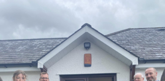 Canolbwynt gwirfoddolwyr yng Nghaerfyrddin yn ailagor yn dilyn prosiect adnewyddu llwyddiannus SJAC CarmarthenReopeningCeremony