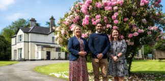 Perchnogion newydd yn cymryd yr awenau cartref gofal hirsefydlog yn Sir Benfro diolch i gefnogaeth Banc Datblygu Cymru Williamston Care Home 13 p scaled