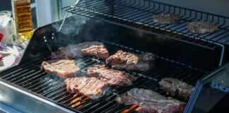 People who have a BBQ told to turn it on for ’15 minutes’ this weekend bbq 825711 1280