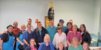 Tîm arlwyo ysbyty yn cynllunio cyfres o ddigwyddiadau codi arian er cof am gyd-weithiwr PPH catering team