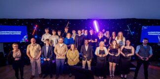 BU COLEG CAMBRIA yn dathlu ymroddiad a sgiliau dysgwyr a phrentisiaid yn ei Gwobrau Myfyrwyr blynyddol. StudentAwardsNIGHT2