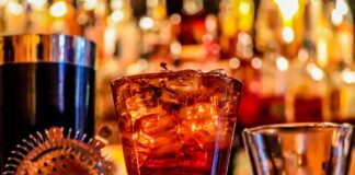 The Evolution of Rum: From Ancient Origins to Modern Distilleries alcohol 3194824 1280