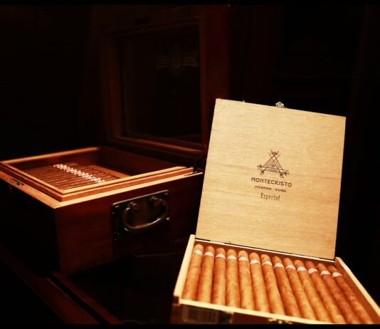 Cigar trends from across the world: InterTabac truly international in the ‘classic’ segment cigarette 886543 1280